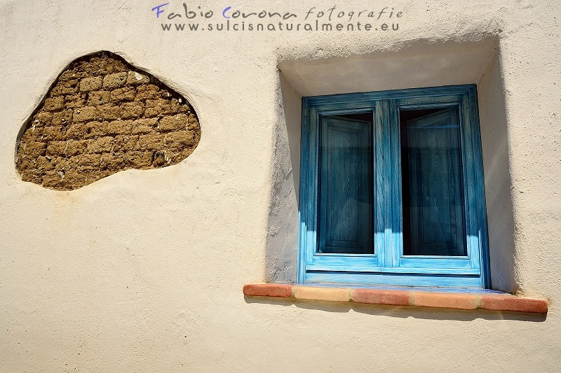 Fabio Corona - Adobes with window