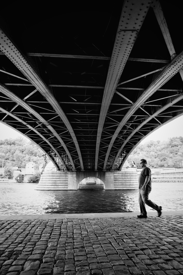 Marek Petrovič - Pod mostem